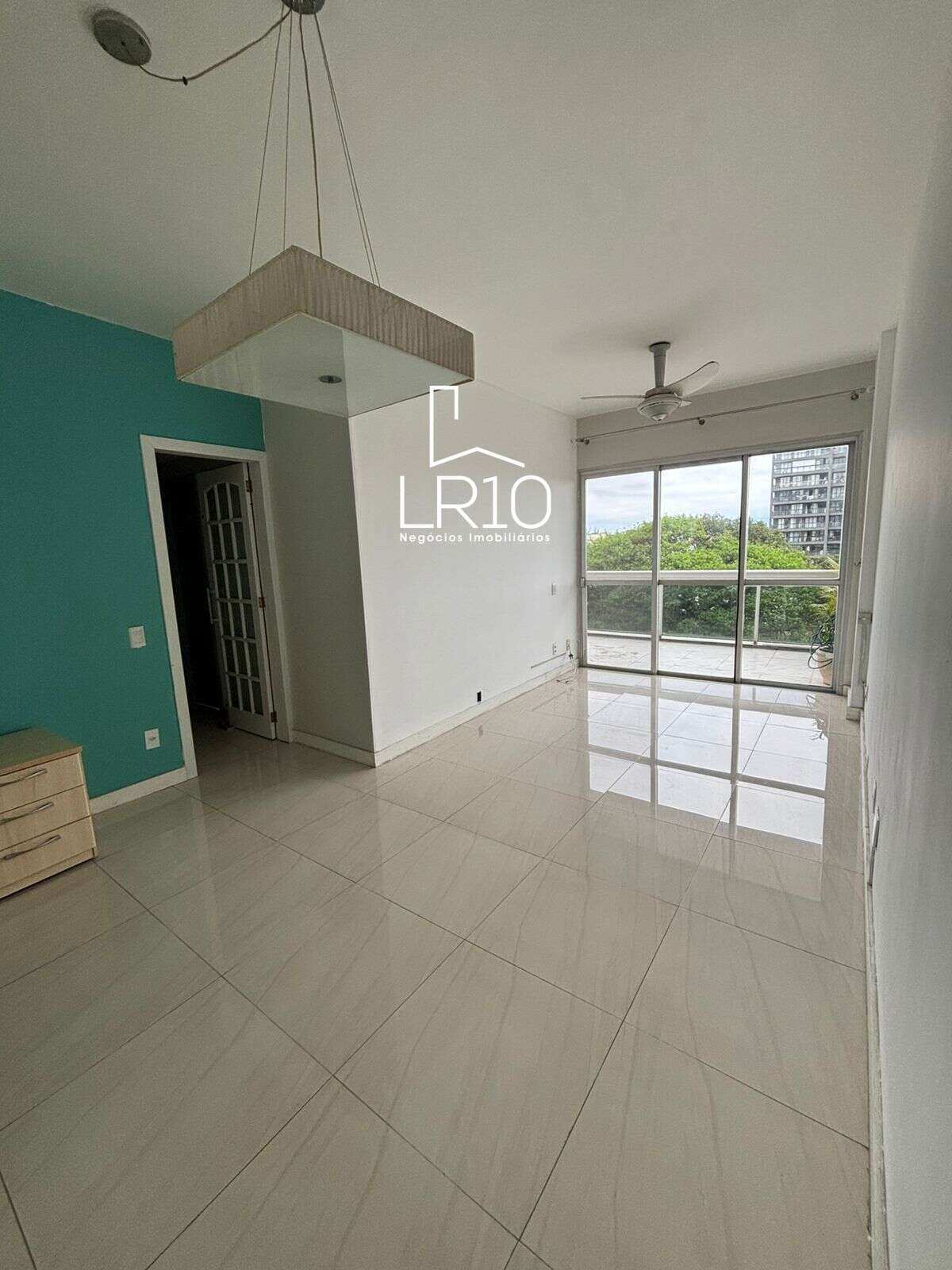 Apartamento à venda, no Edifício Conde do Recreio em Rio de Janeiro, Recreio dos Bandeirantes, com 3 quartos, 110m²