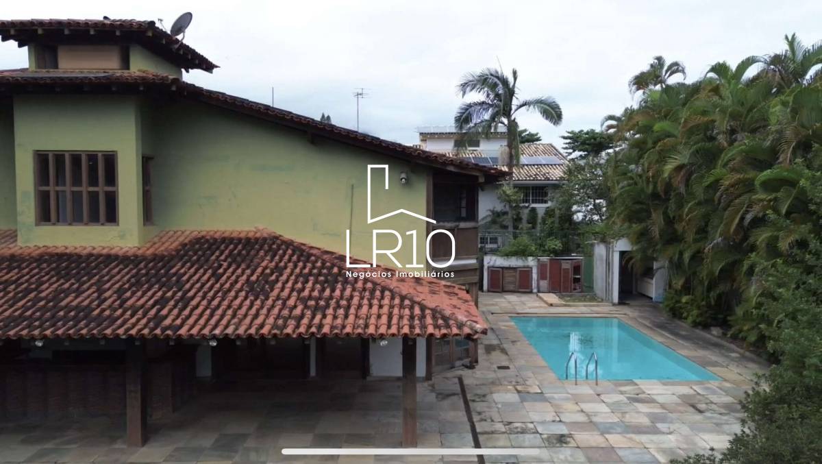 Casa à venda, no Santa Helena em Rio de Janeiro, Barra da Tijuca, com 4 quartos, 580m² - LR10 Negócios Imobiliários
