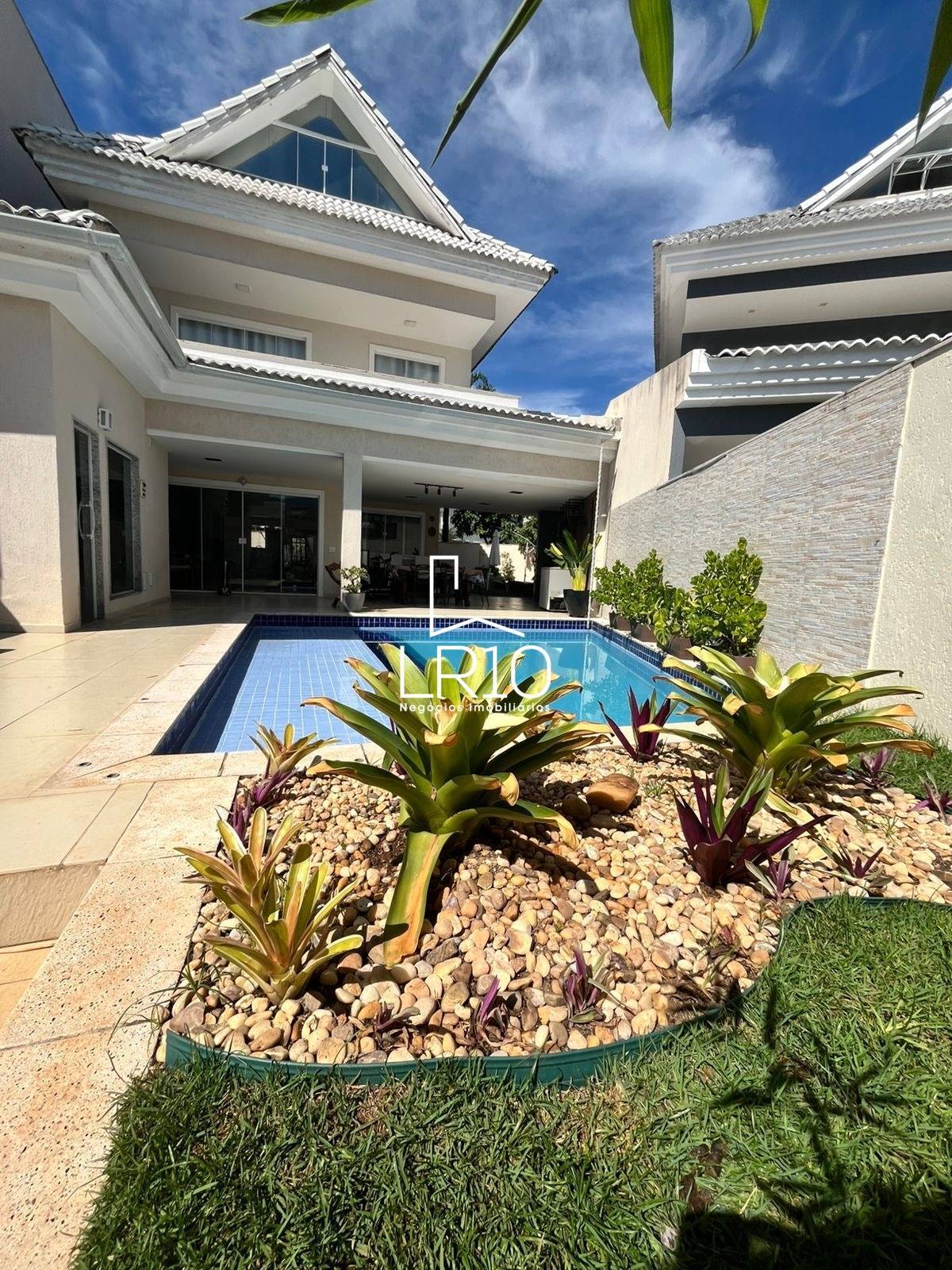 Casa de Alto Padrão para Locação no Condomínio Riviera Del Sol – Recreio dos Bandeirantes