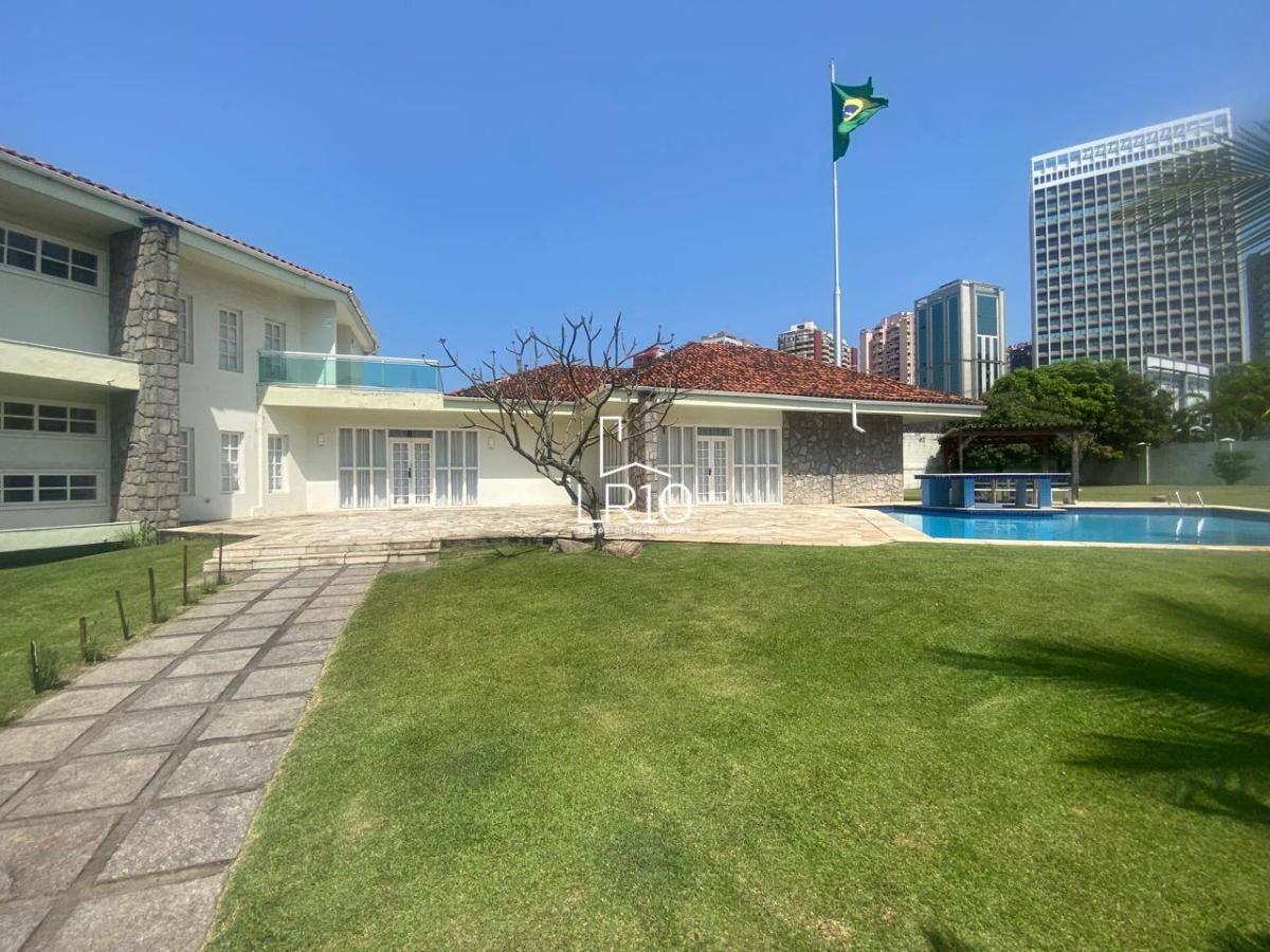 Casa à venda, no Porto dos Cabritos, em Rio de Janeiro, Barra da Tijuca, com 5 quartos, 700m² - LR10 Negócios Imobiliários