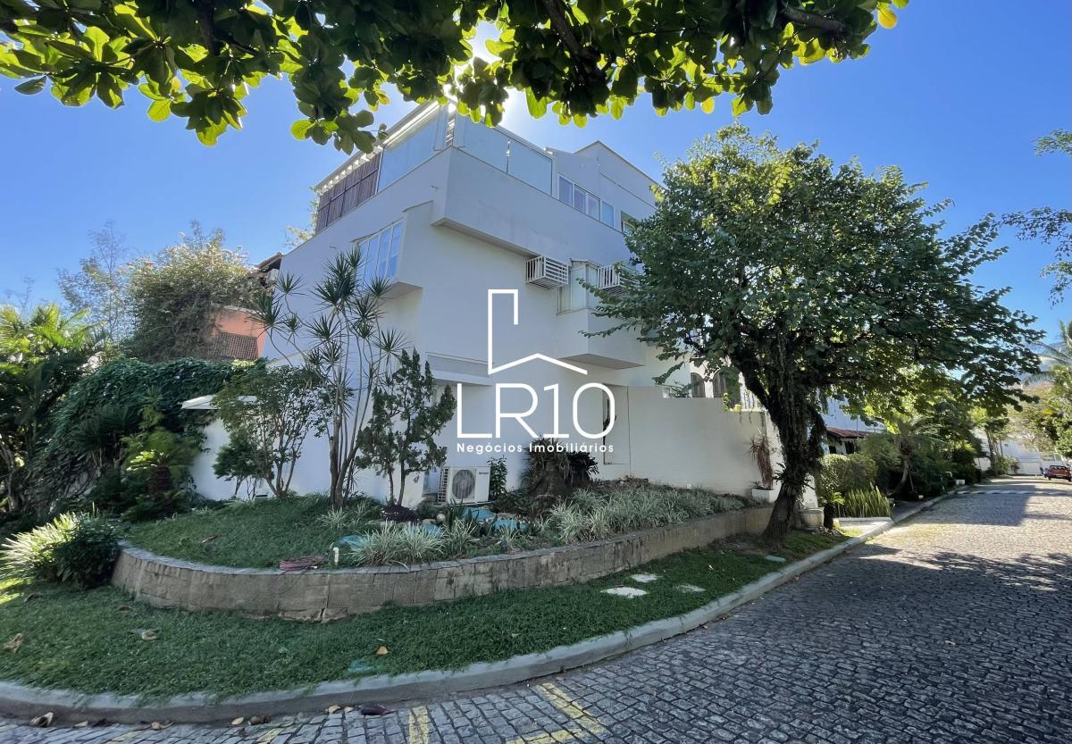 Casa Triplex Mobiliada para Locação