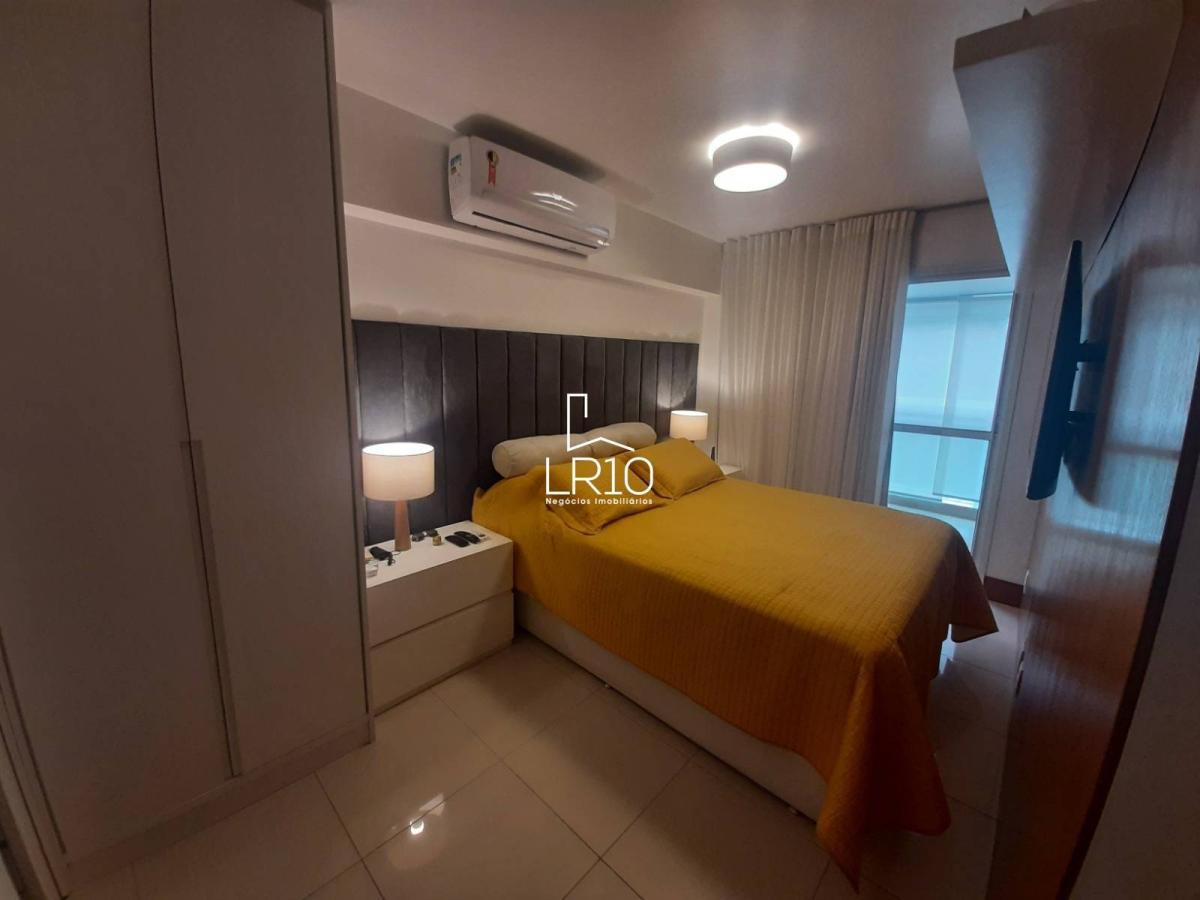 Cobertura com 4 quartos, 178m²