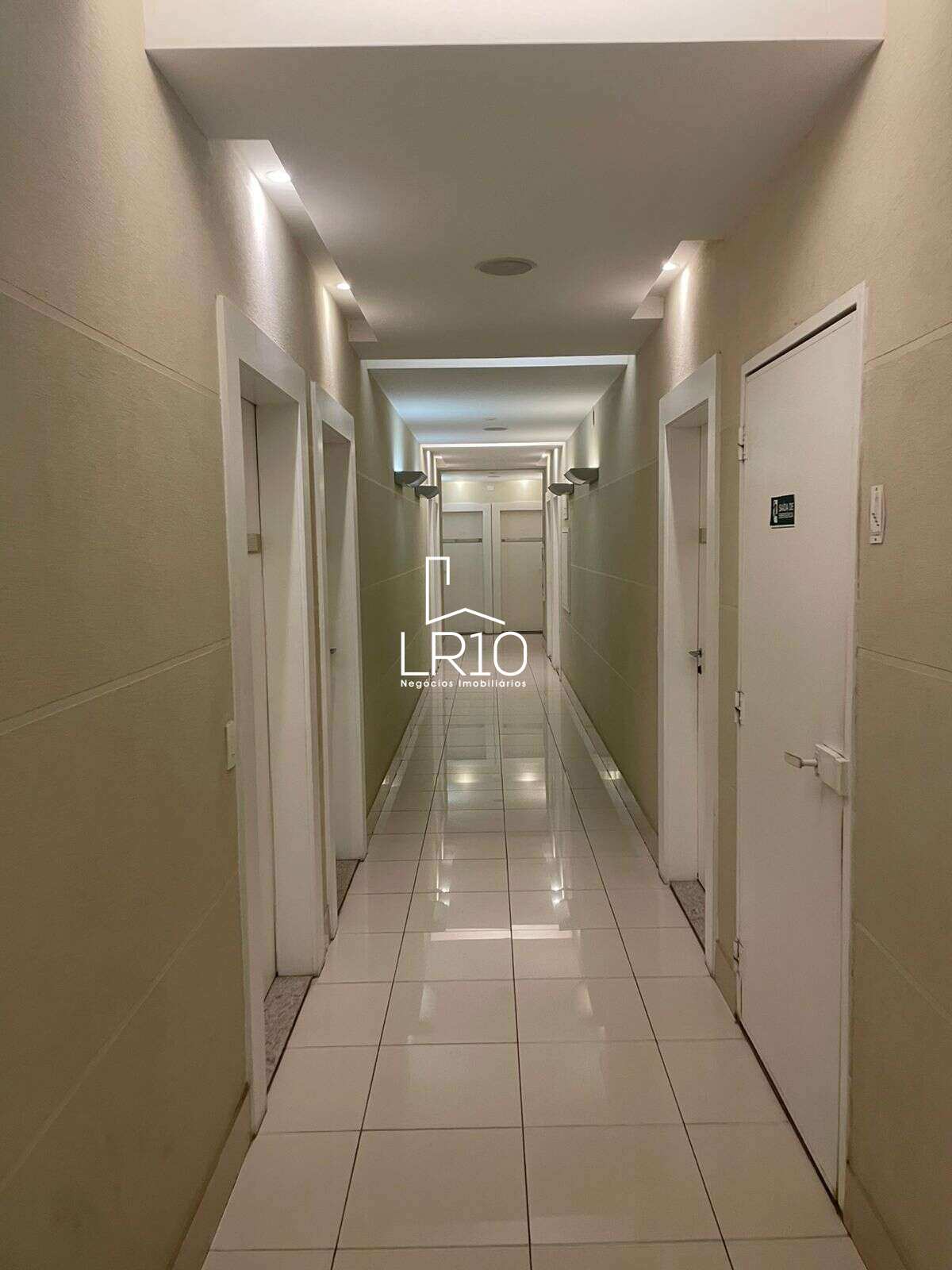 Sala comercial, no Cosmopolitan Work Style, 74m²